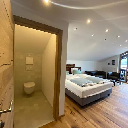 슈바르체스 뢰슬 B&B