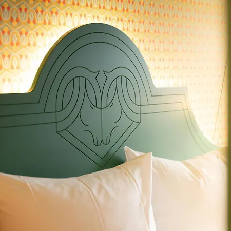 슈바르체스 뢰슬 B&B