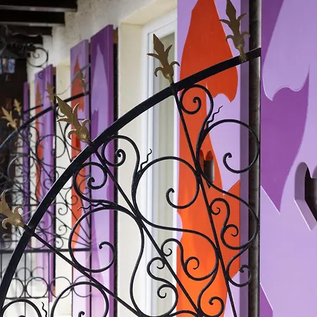 Schwarzes Roessl Nocleg ze śniadaniem 3*