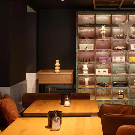 Hotel Schwarzes Roessl 3*