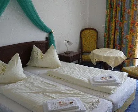 Hotel Schwarzes Roessl 3*