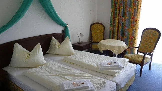 Hotel Schwarzes Roessl 3*